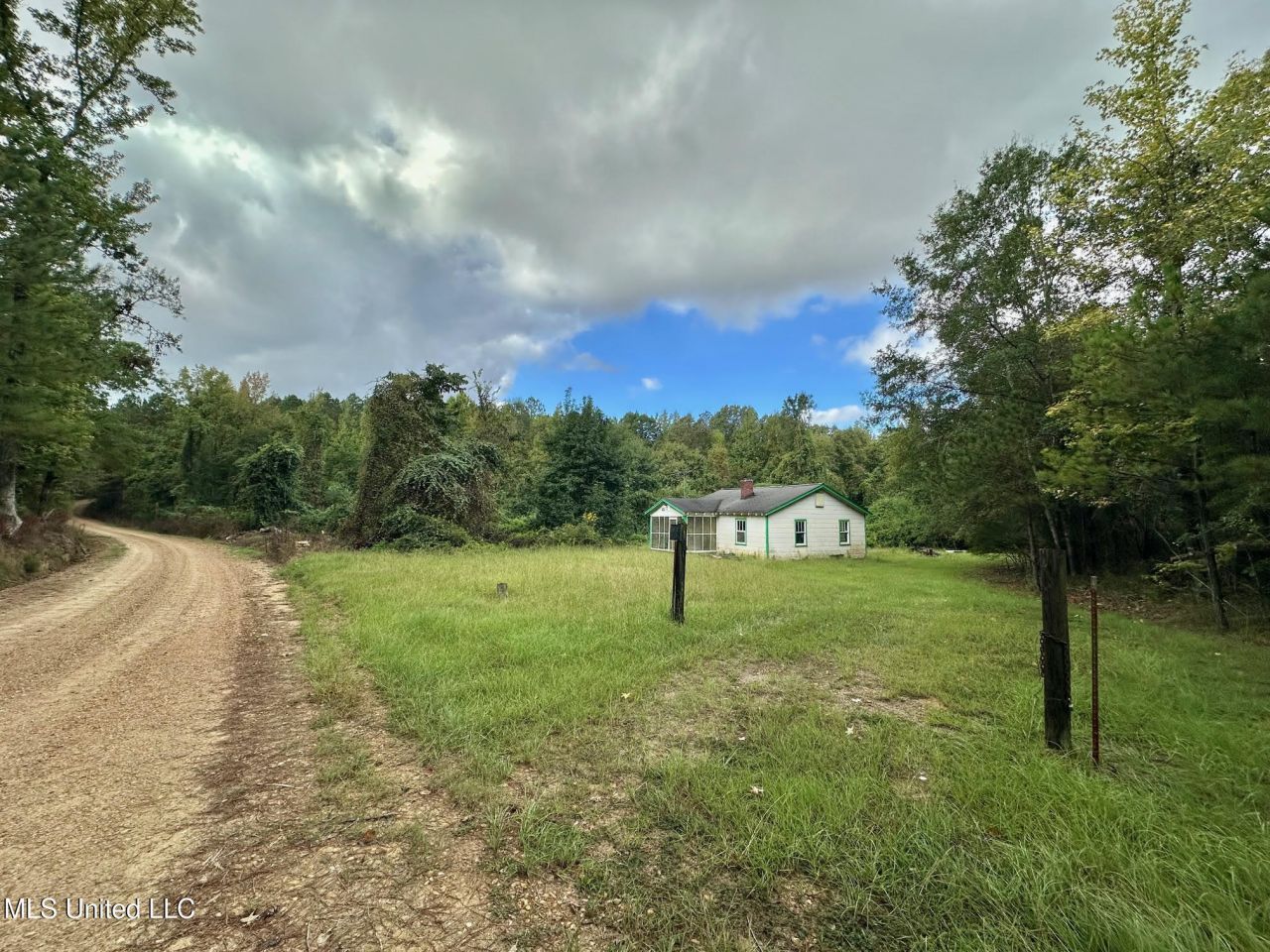 1923 Attala County Road 4001, Goodman, MS 39079 Main Photo