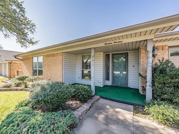 1914 Roosevelt Drive, Pantego, TX 76013