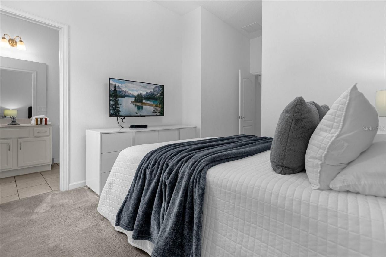 6056 Broad Oak Drive, Davenport, FL 33837 Photo