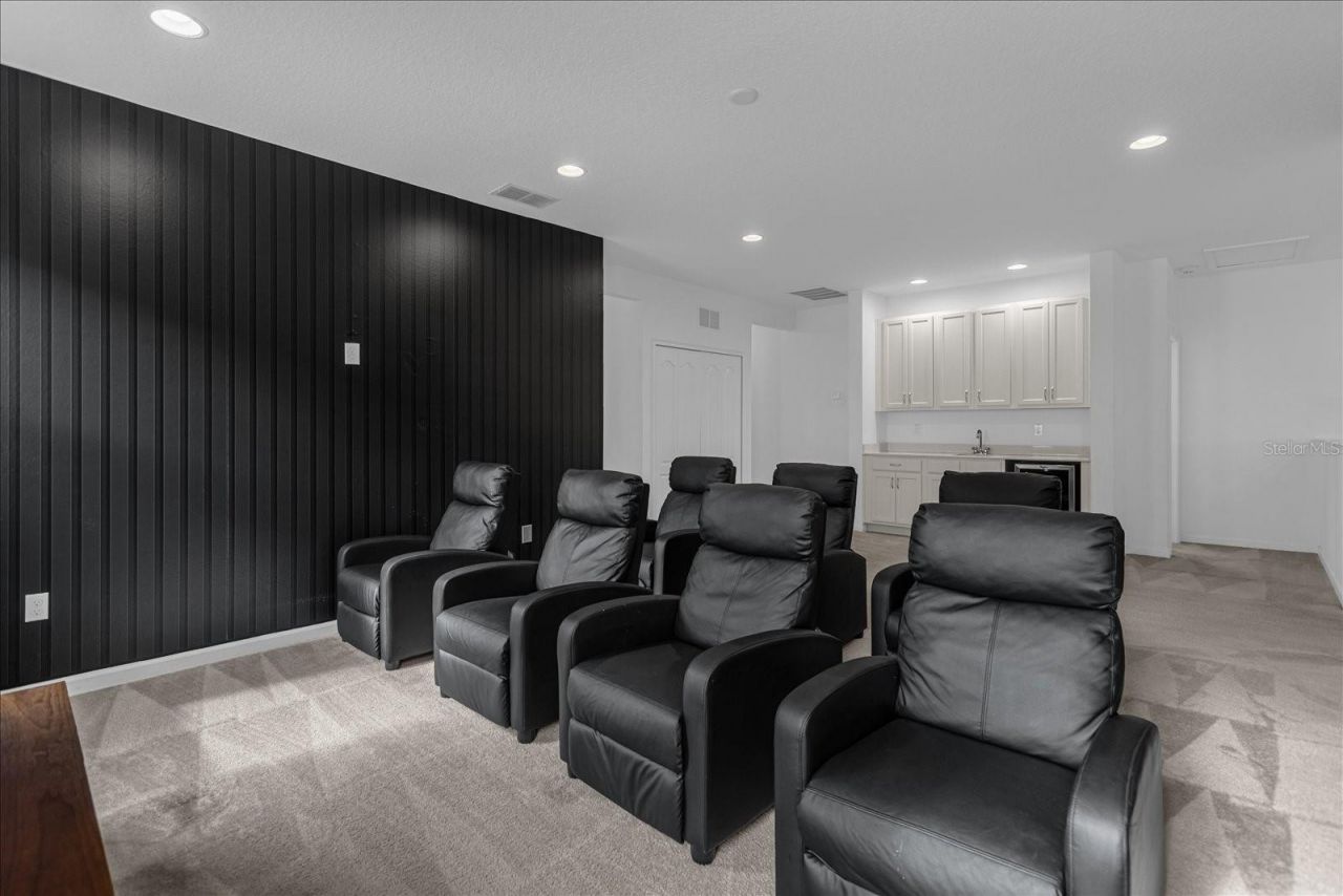 6056 Broad Oak Drive, Davenport, FL 33837 Photo