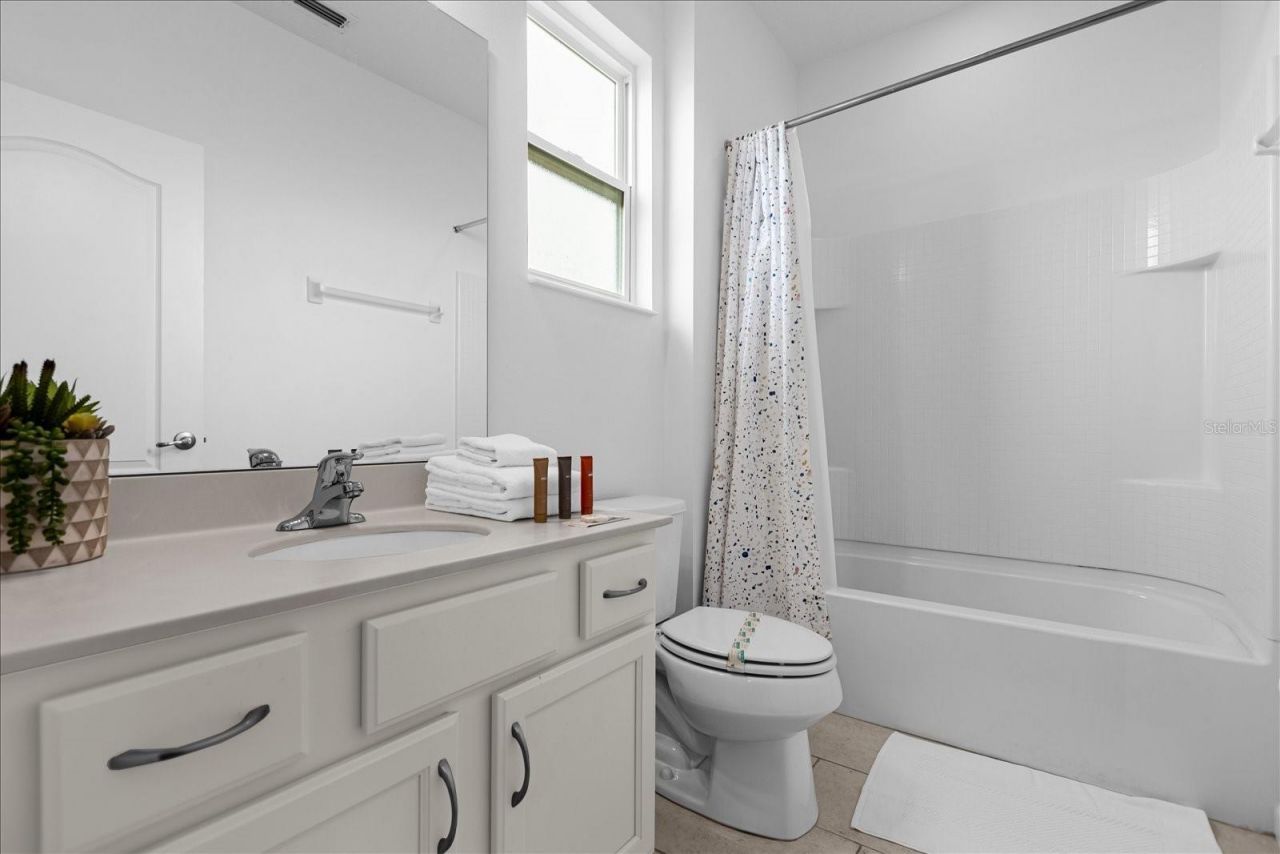 6056 Broad Oak Drive, Davenport, FL 33837 Photo