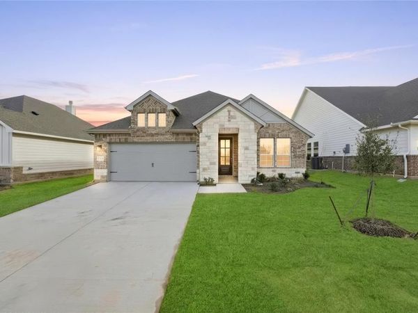 1244 Sabine River Lane, Springtown, TX 76082