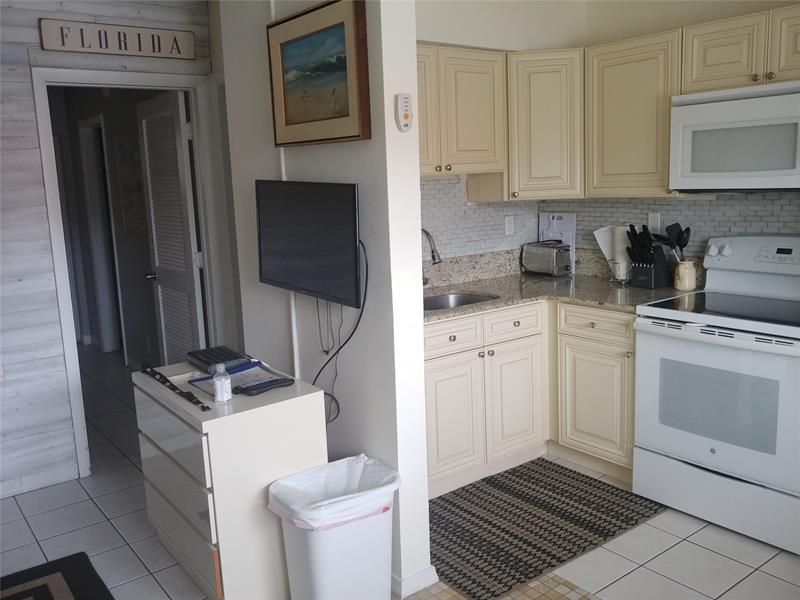 120 NE 20th Avenue, Unit 3, Deerfield Beach, FL 33441 Photo