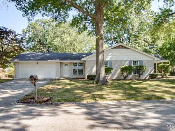 1012 Richard Drive, Godfrey, IL 62035