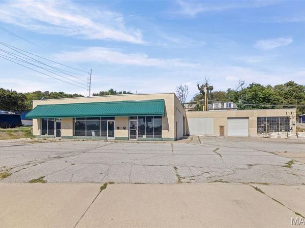 1300 E Broadway, Alton, IL 62002