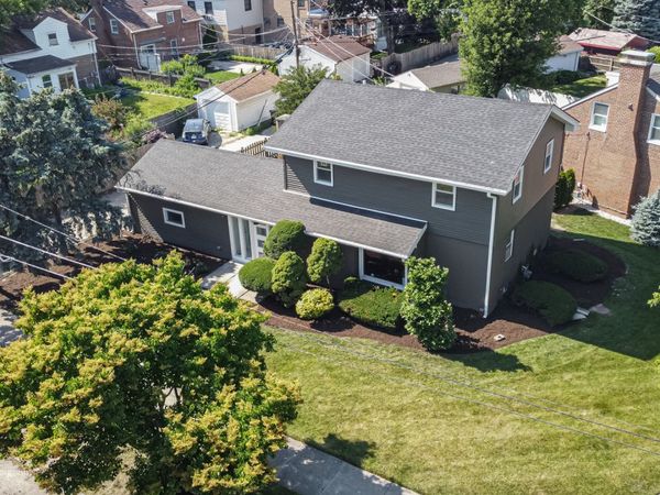 8600 E Prairie Road, Skokie, IL 60076