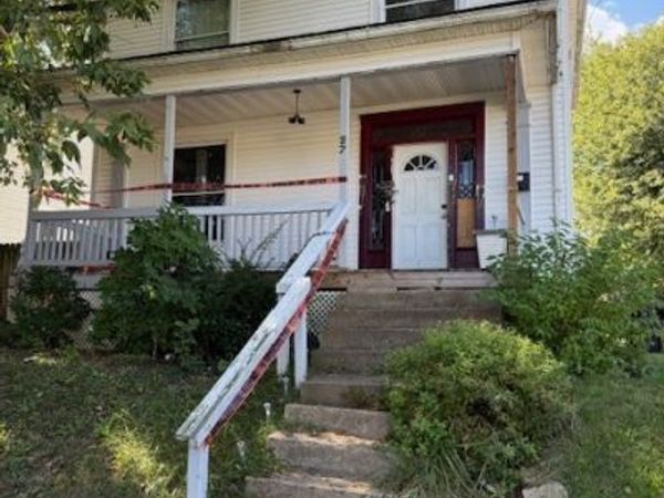 27 Cemetery Avenue, Zanesville, OH 43701
