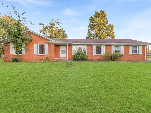 200 Millbrooke Drive, Hopkinsville, KY 42240