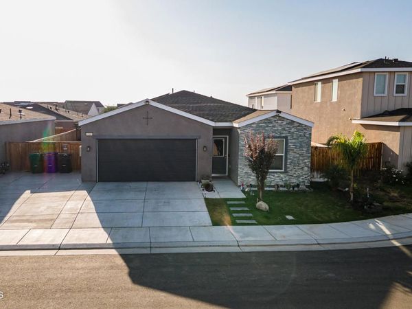 3305 Lilac View Court, Shafter, CA 93263