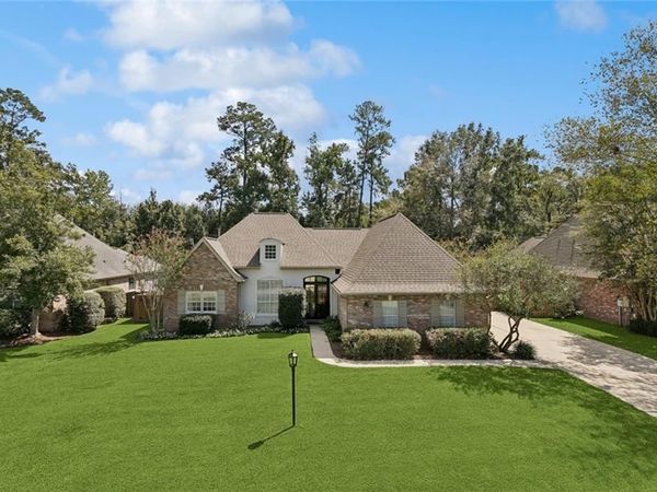 1322 WOODMERE Drive, Mandeville, LA 70471