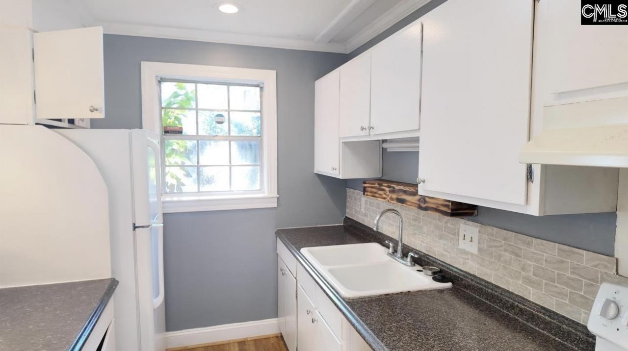 529 Cambout Street Photo 20