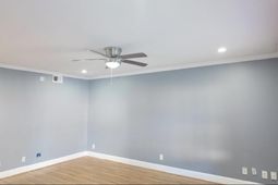 529 Cambout Street photo 4