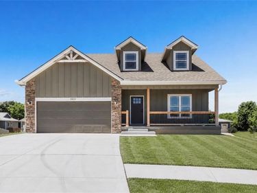 2021 Riverstone Drive, Excelsior Springs, MO 64024