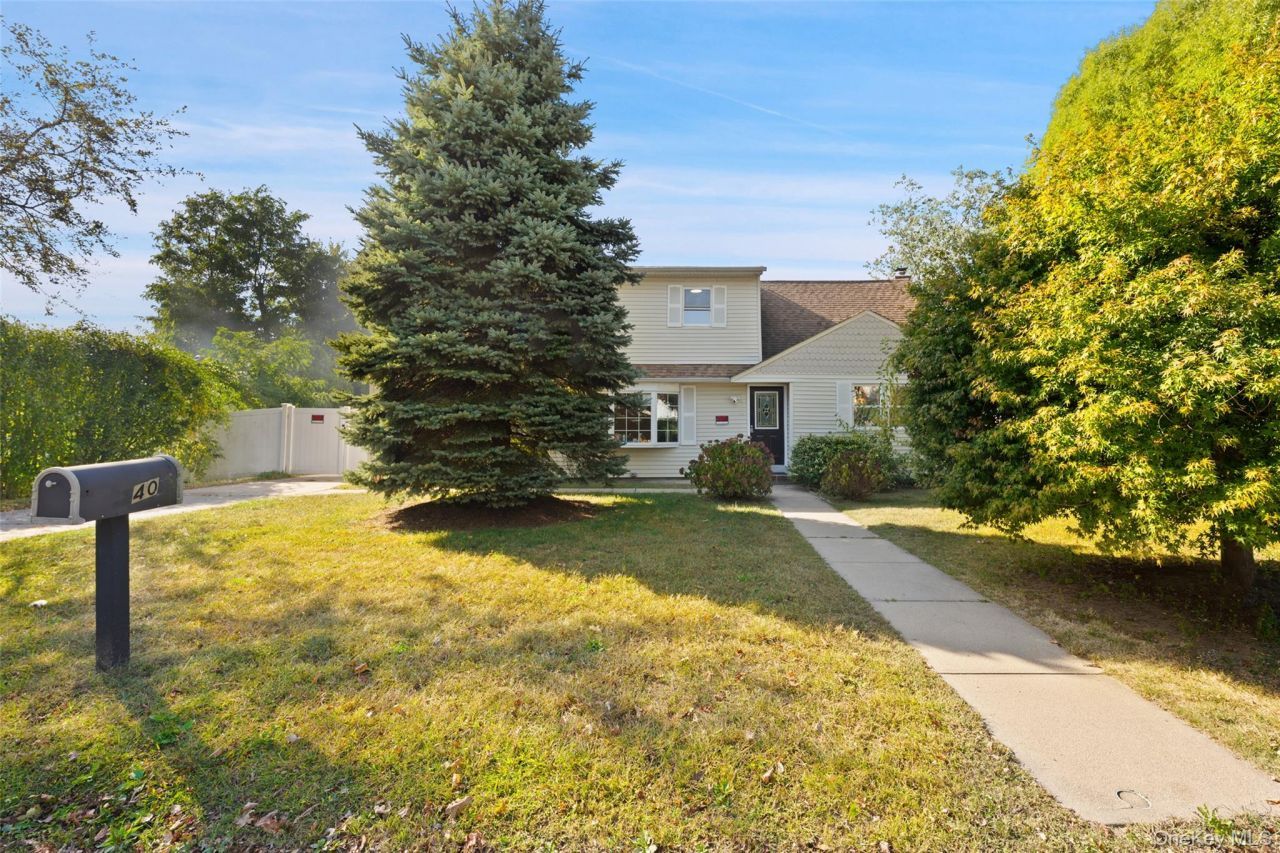 40 Duke Street, Deer Park, NY 11729 Main Photo