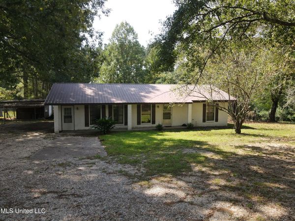 24 Dean Matthews Road, Laurel, MS 39443