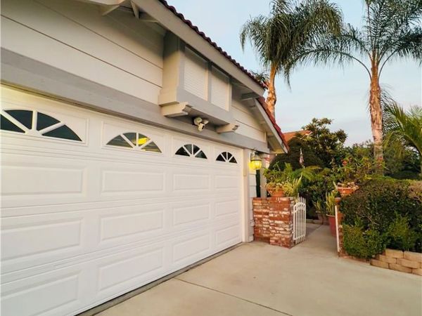 1455 Cresta, Corona, CA 92879