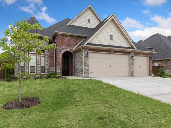 1602 SW Montrose Avenue, Bentonville, AR 72713