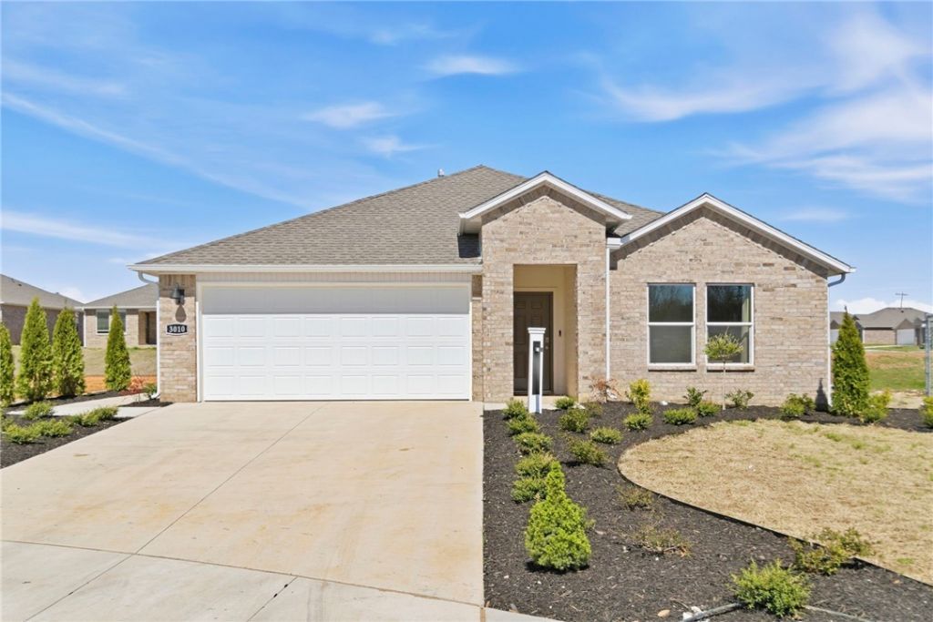 3011 Amarillo Way, Centerton, AR 72736 Main Photo