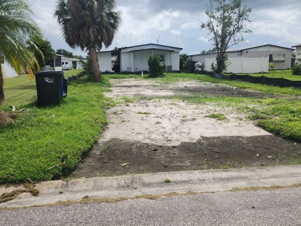 306 50TH AVENUE PLAZA E, BRADENTON, FL 34203