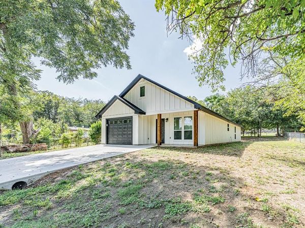 3712 Oak Meadow Street, Granbury, TX 76048