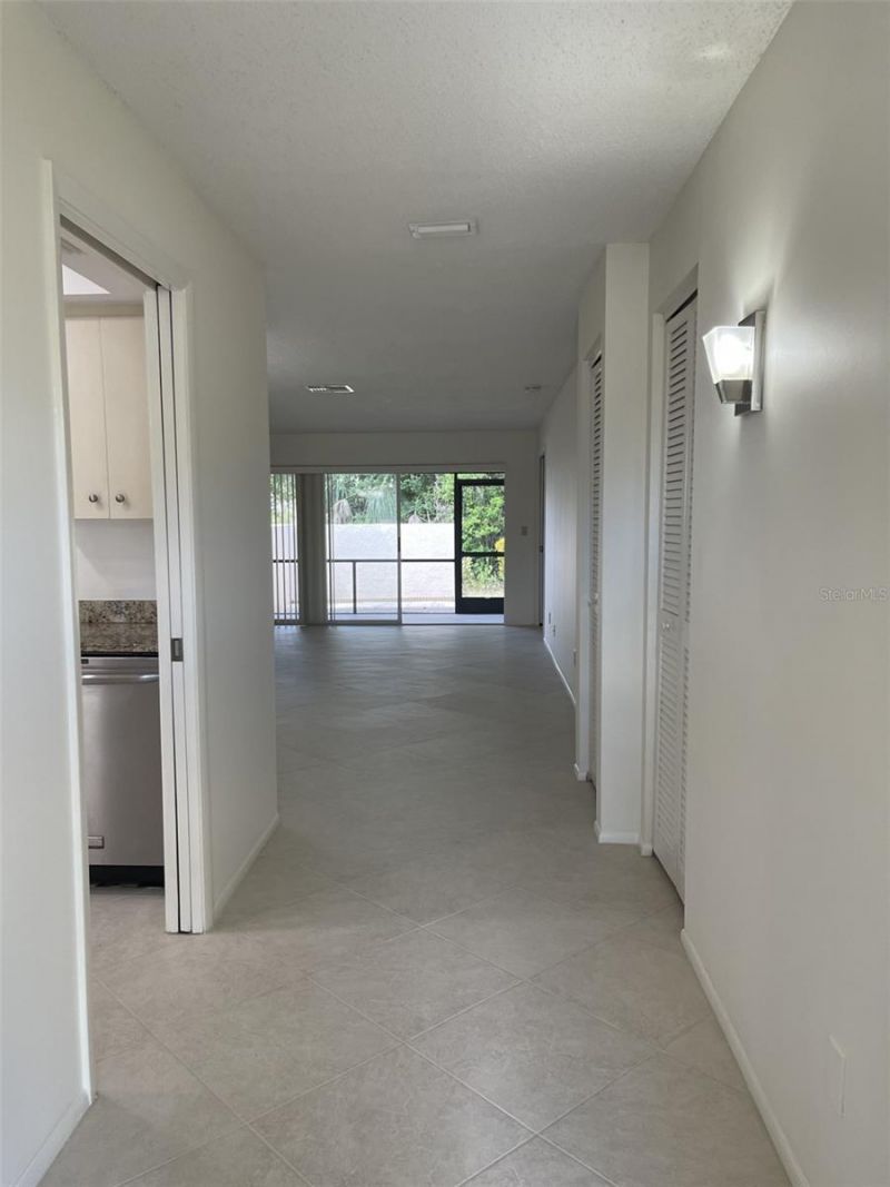 7030 W Country Club Drive N, Unit 128, Sarasota, FL 34243 Photo