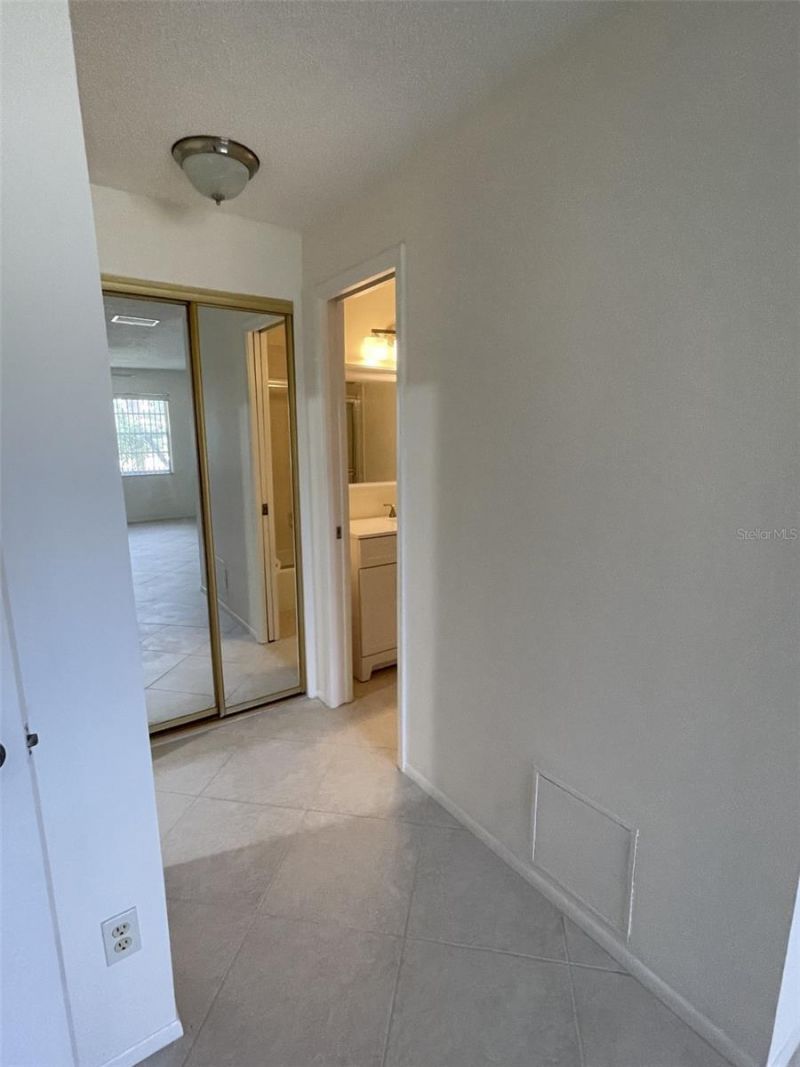 7030 W Country Club Drive N, Unit 128, Sarasota, FL 34243 Photo