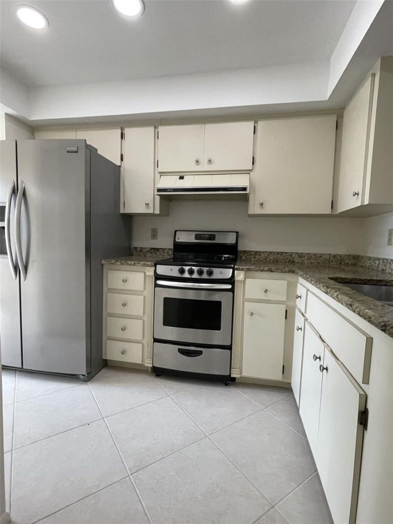 7030 W Country Club Drive N, Unit 128, Sarasota, FL 34243 Photo