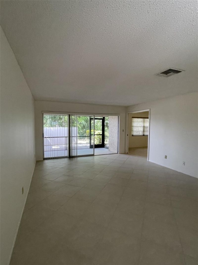 7030 W Country Club Drive N, Unit 128, Sarasota, FL 34243 Photo