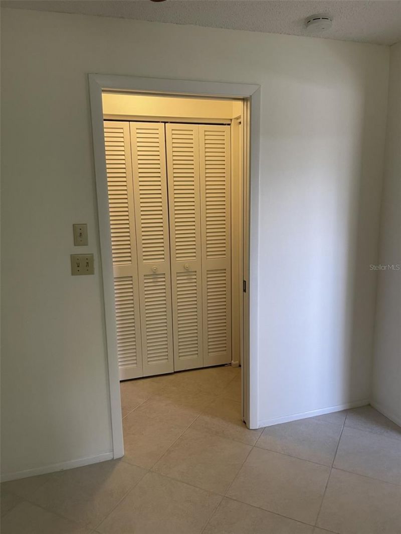 7030 W Country Club Drive N, Unit 128, Sarasota, FL 34243 Photo