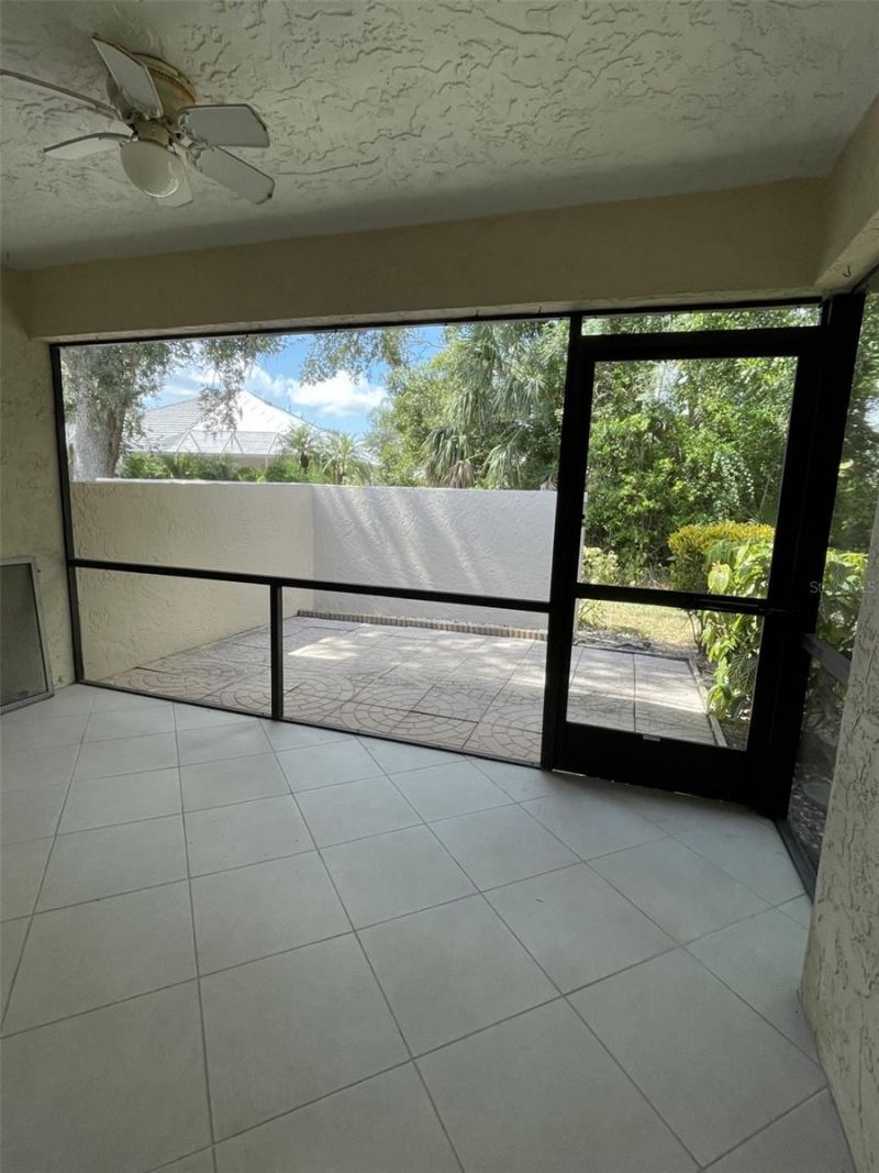 7030 W Country Club Drive N, Unit 128, Sarasota, FL 34243 Photo