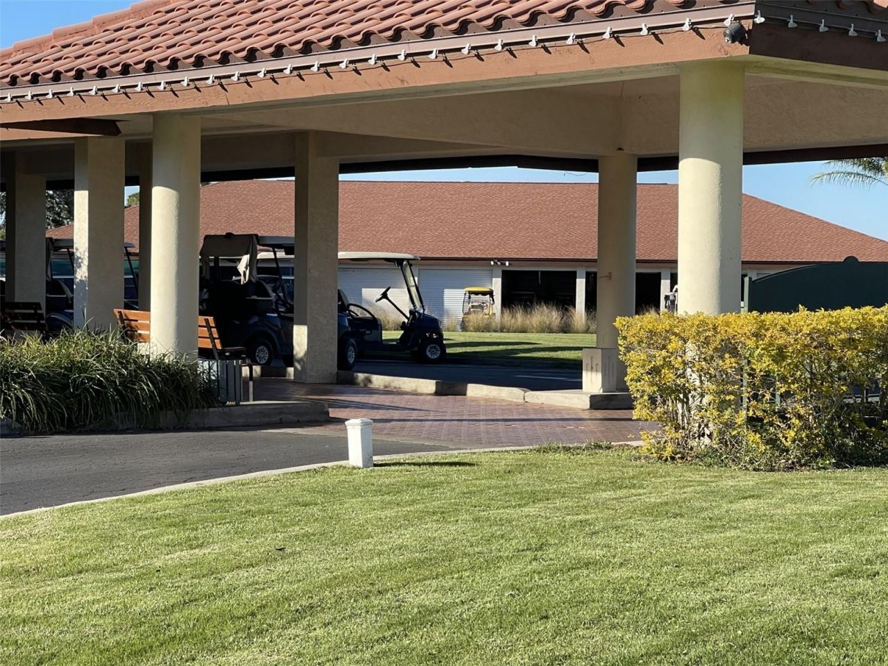 7030 W Country Club Drive N, Unit 128, Sarasota, FL 34243 Photo