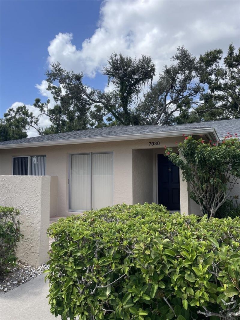 7030 W Country Club Drive N, Unit 128, Sarasota, FL 34243 Photo