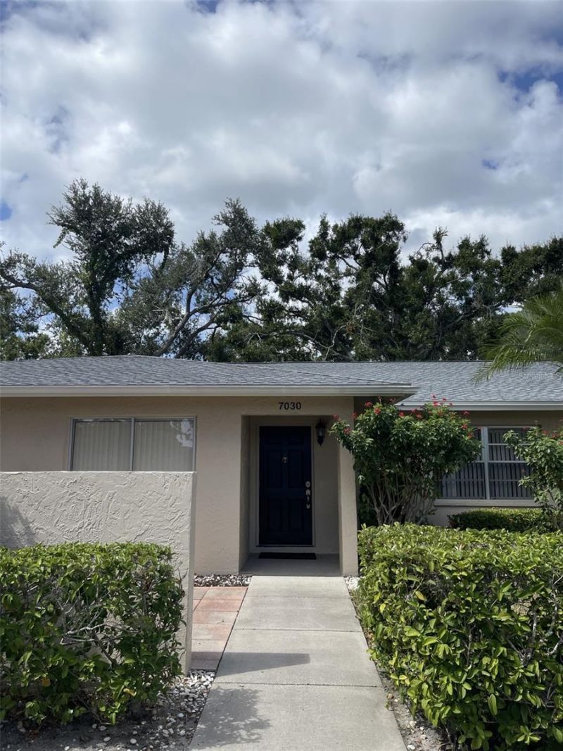 7030 W Country Club Drive N, Unit 128, Sarasota, FL 34243 Photo