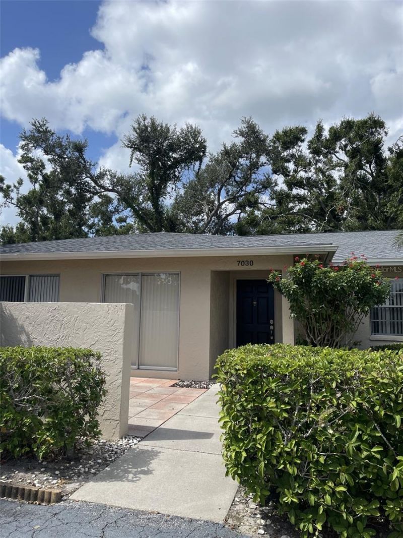 7030 W Country Club Drive N, Unit 128, Sarasota, FL 34243 Photo