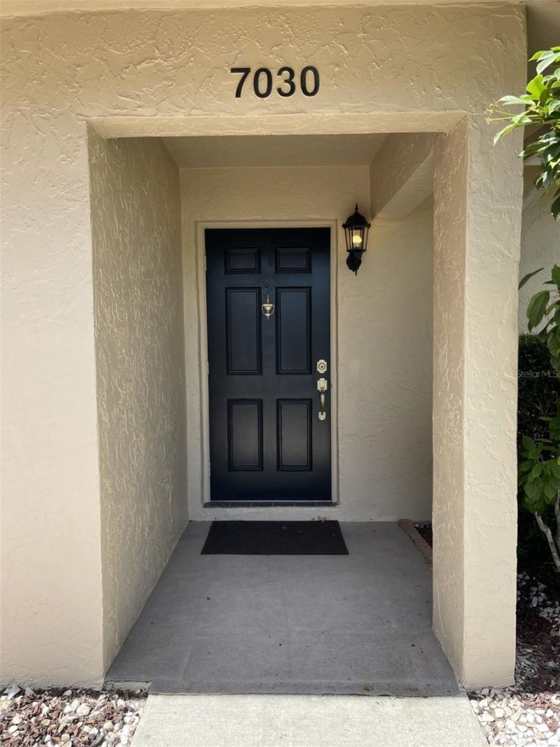 7030 W Country Club Drive N, Unit 128, Sarasota, FL 34243 Photo