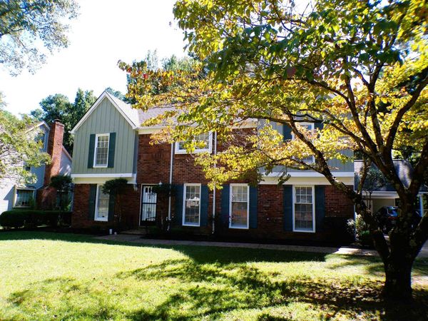 8325 FARMINGTON BLVD, Germantown, TN 38139