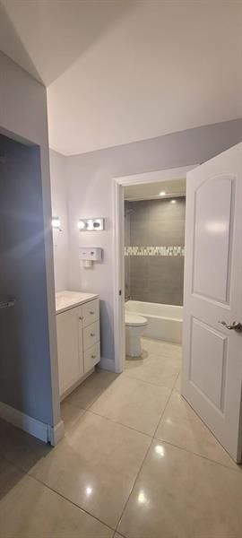 3760 Inverrary Drive, Unit 3N, Lauderhill, FL 33319 Photo