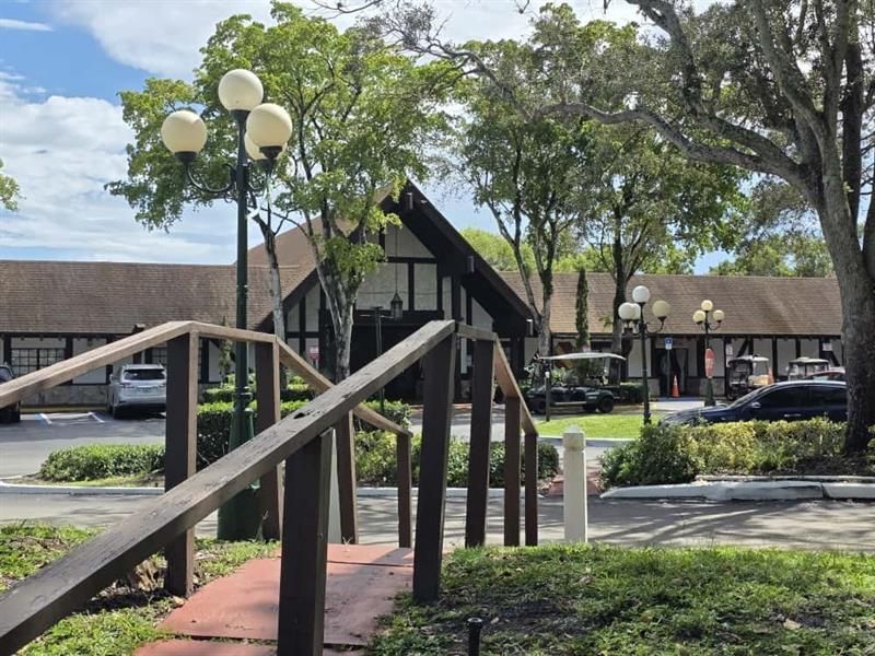 3760 Inverrary Drive, Unit 3N, Lauderhill, FL 33319 Photo