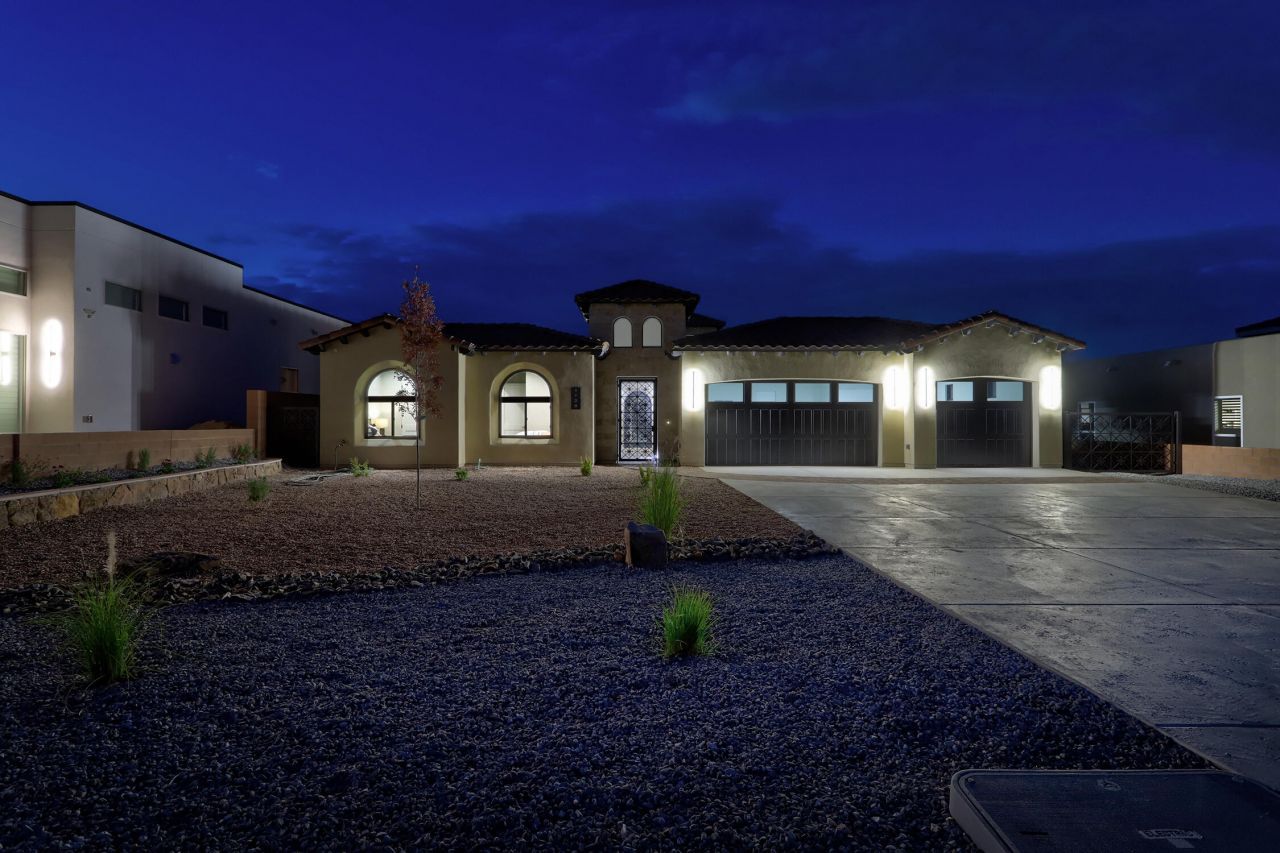 1729 22nd Avenue Se, Rio Rancho, NM 87124 Main Photo