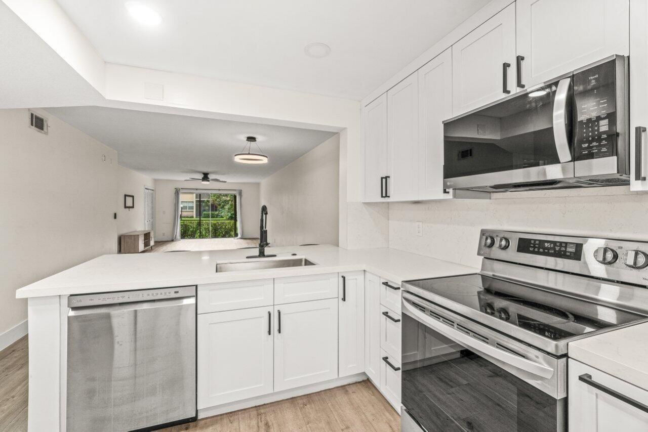 2935 SW 22nd Avenue, Unit 1060, Delray Beach, FL 33445 Photo