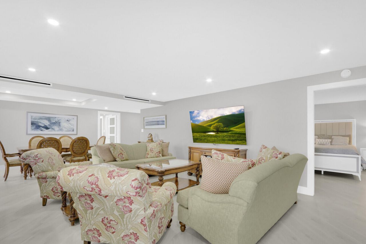 5380 N Ocean Drive, Unit 9a, Singer Island, FL 33404 Photo