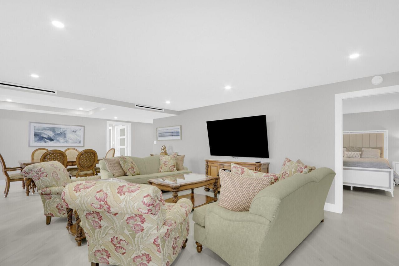 5380 N Ocean Drive, Unit 9a, Singer Island, FL 33404 Photo