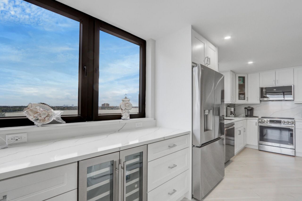 5380 N Ocean Drive, Unit 9a, Singer Island, FL 33404 Photo