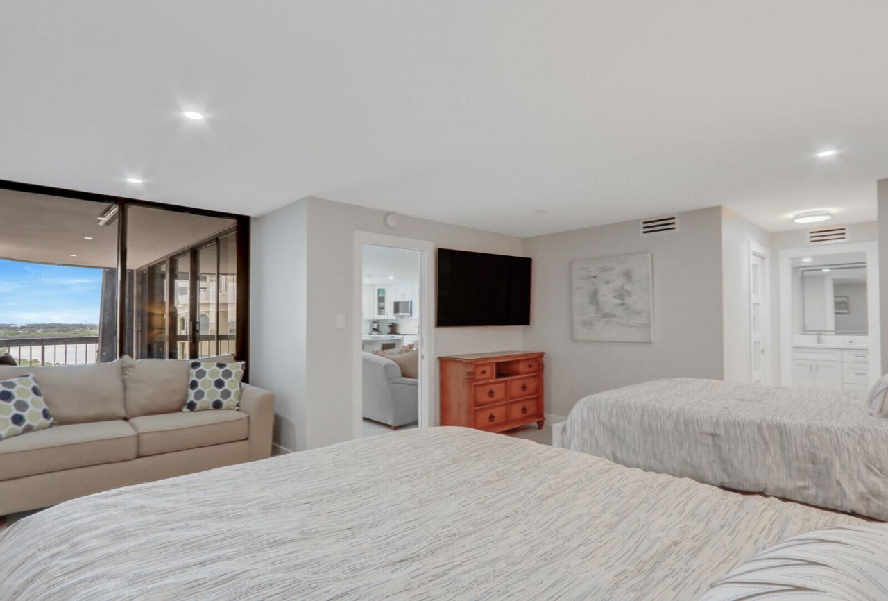 5380 N Ocean Drive, Unit 9a, Singer Island, FL 33404 Photo