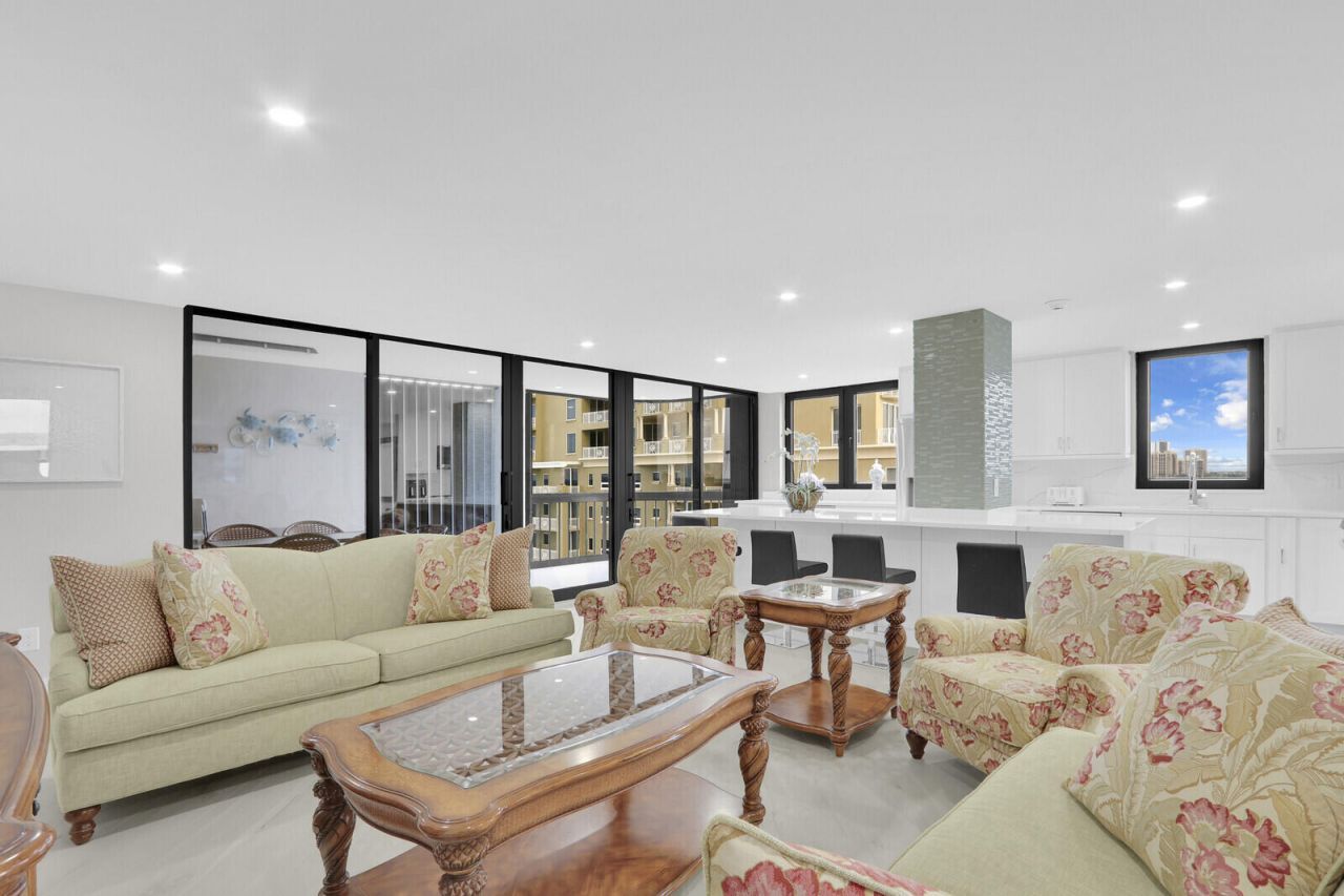 5380 N Ocean Drive, Unit 9a, Singer Island, FL 33404 Photo