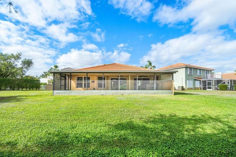 1710 N Lakefield North Court N, Wellington, FL 33414 Photo