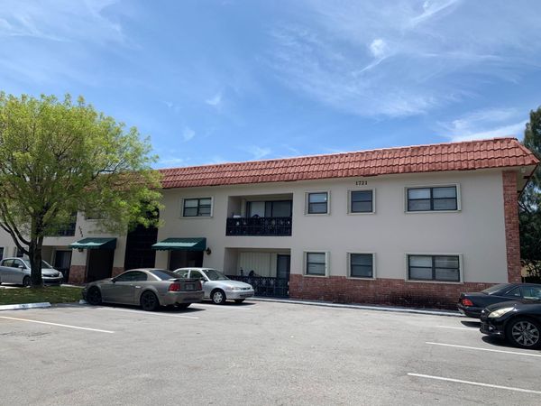 1721 NW 15th View, Unit 12, Boca Raton, FL 33432