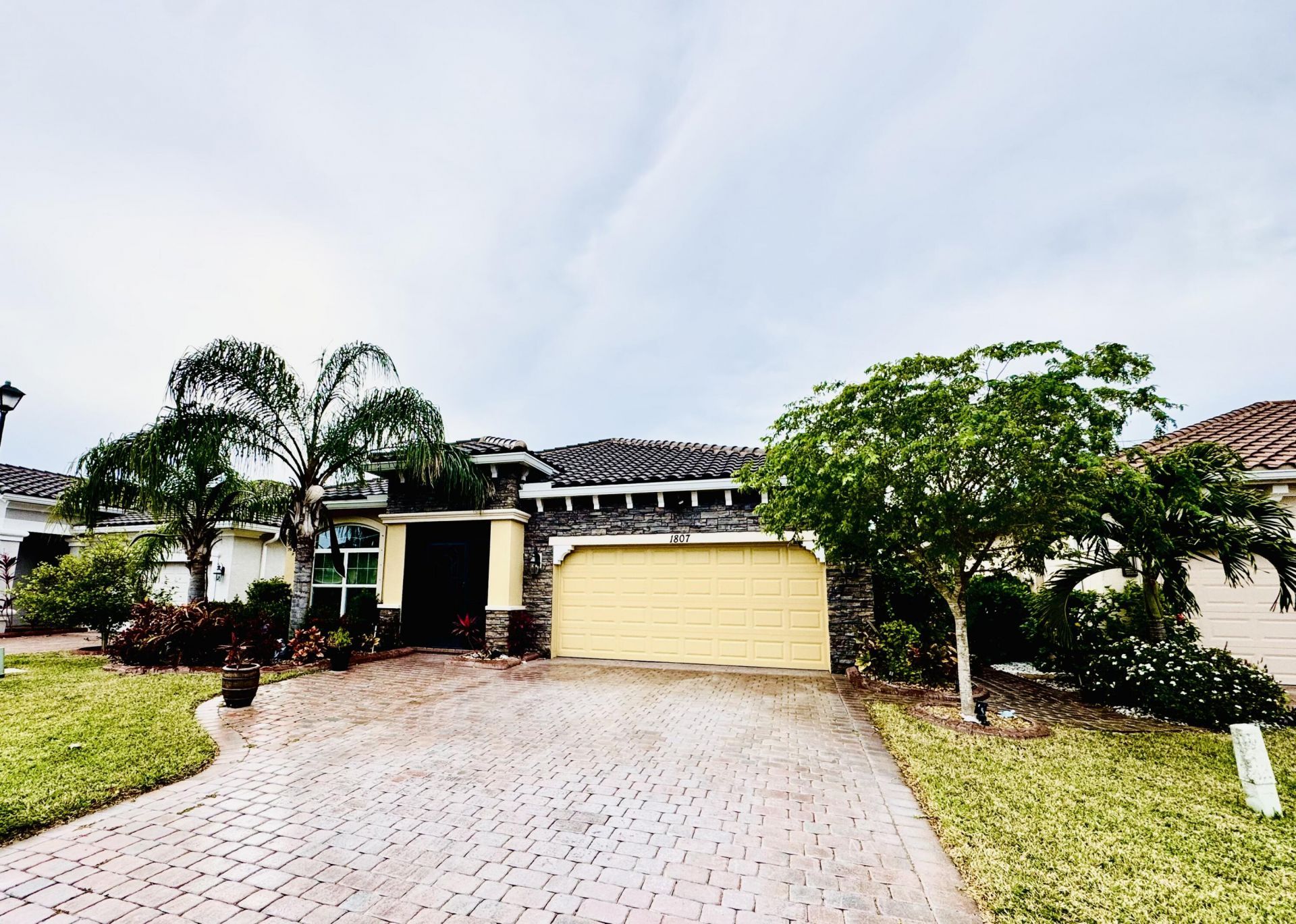 1807 Berkshire Circle Sw, Vero Beach, FL 32968 Main Photo