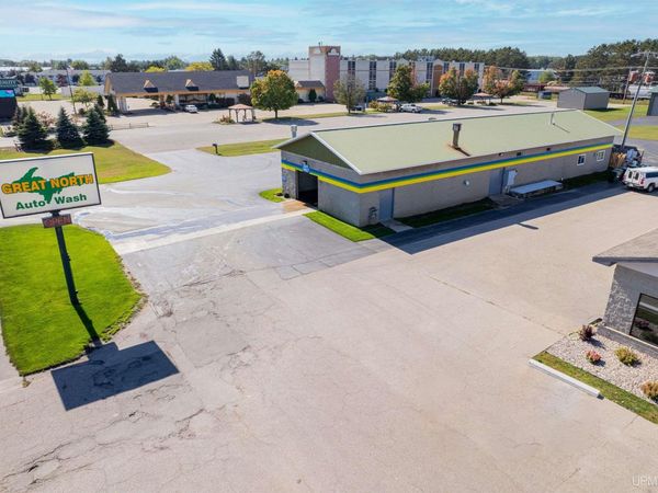 2701 N Lincoln Road, Escanaba, MI 49829