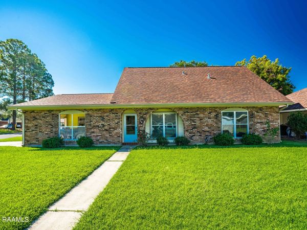 101 Briarwood Drive, Lafayette, LA 70501